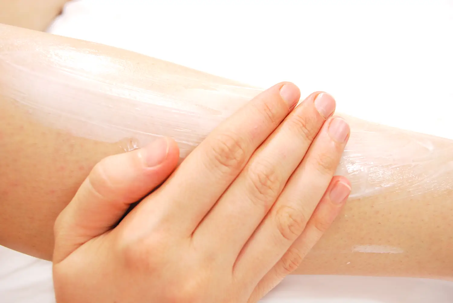 Pros and Cons of Hair Removal Creams (Complete Guide)