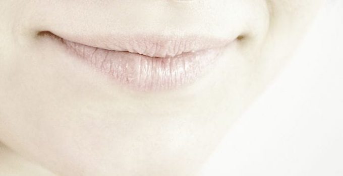 How to Use Lip Scrubs: How to Exfoliate Your Lips for a Smooth Plump Look